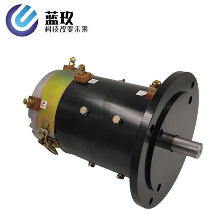 Low voltage high power DC series excitation traction motor